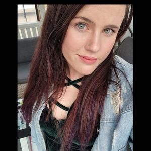 Meet your Posher, Chloe